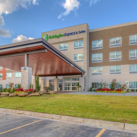 Holiday Inn Express & Suites Tulsa Midtown By Ihg Екстериор снимка