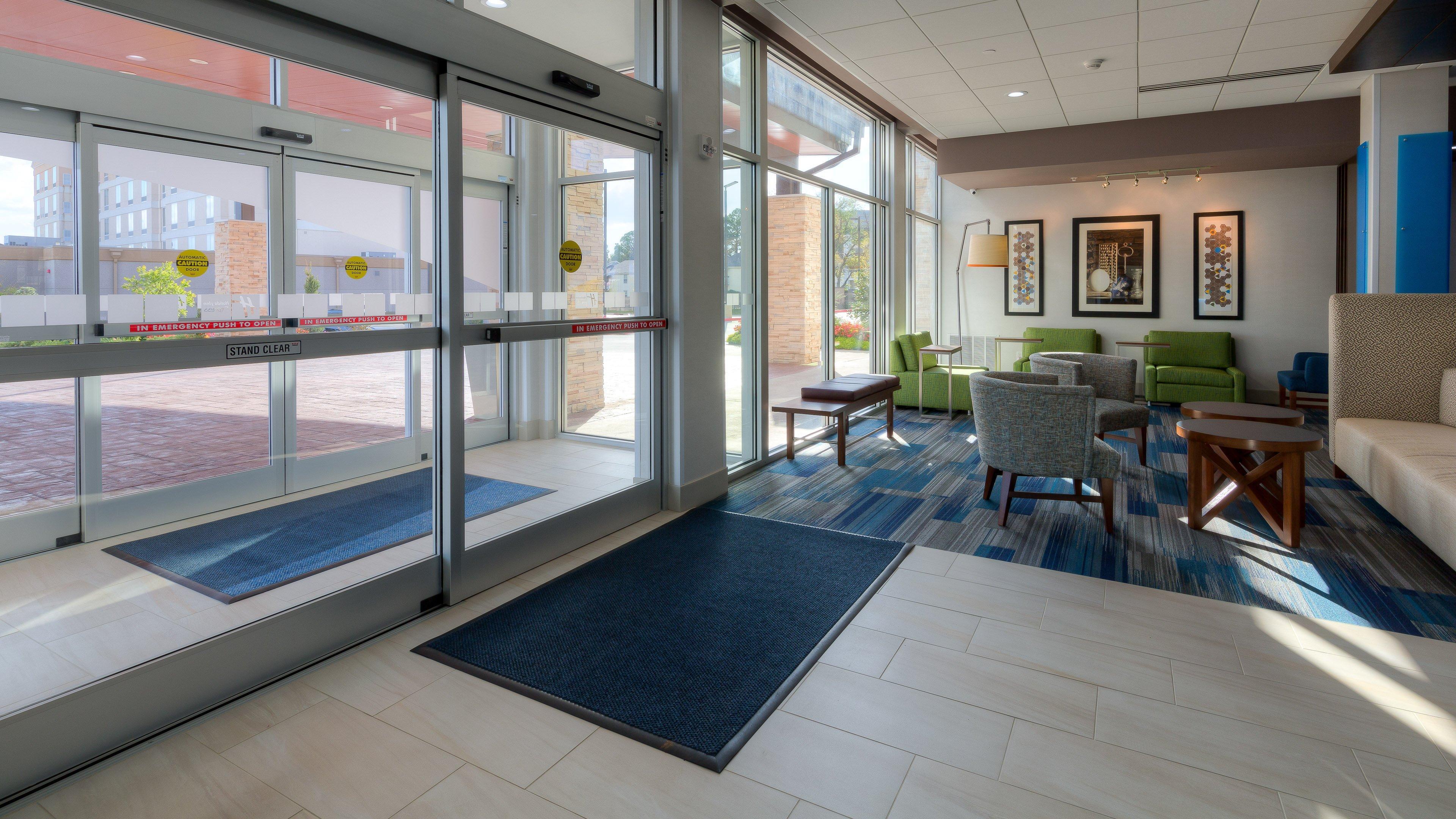 Holiday Inn Express & Suites Tulsa Midtown By Ihg Екстериор снимка