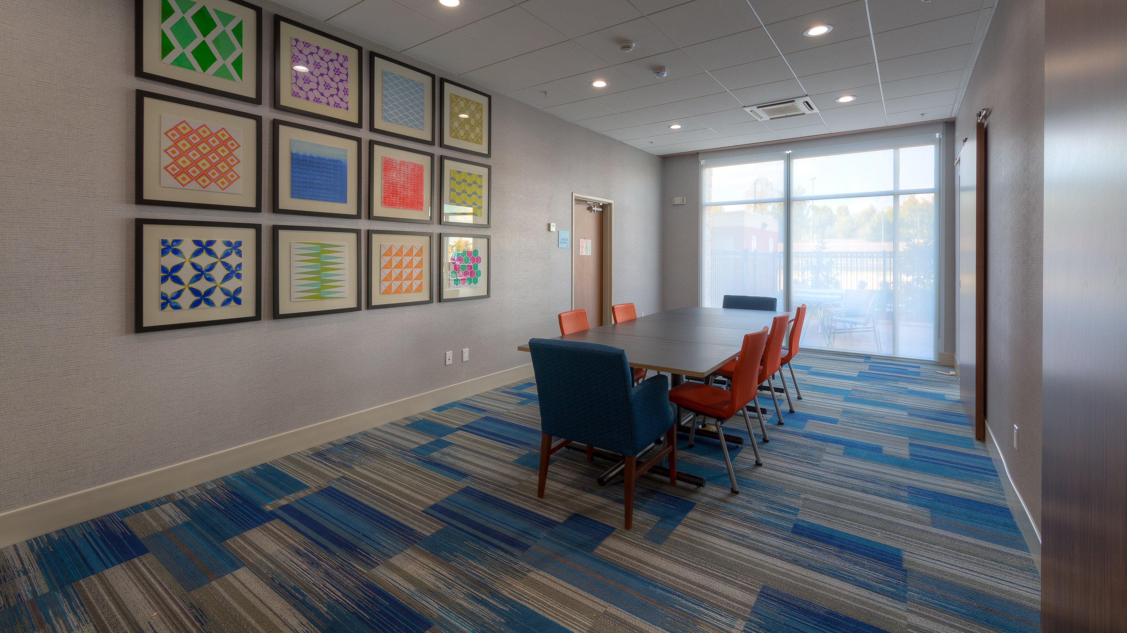 Holiday Inn Express & Suites Tulsa Midtown By Ihg Екстериор снимка