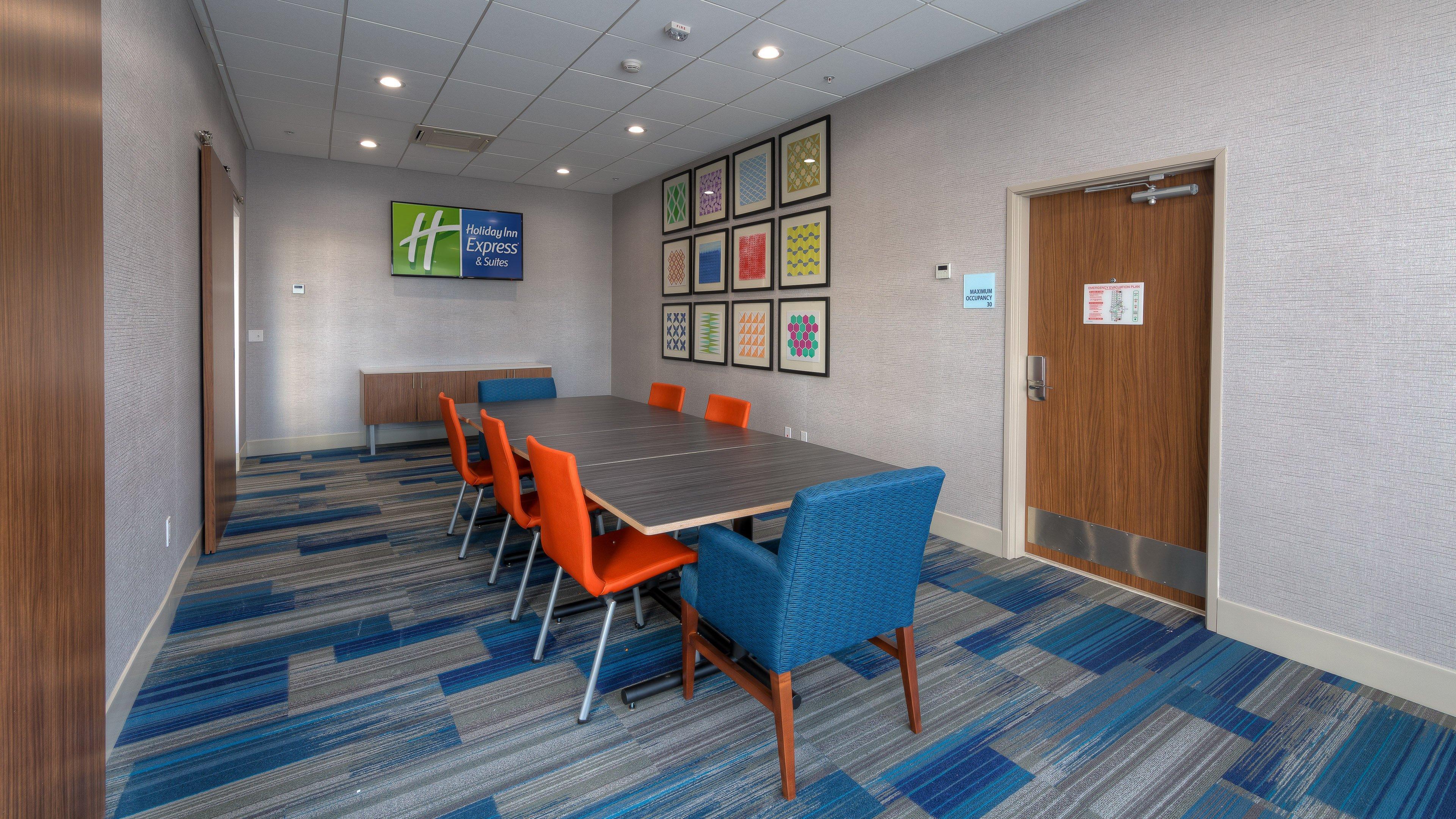 Holiday Inn Express & Suites Tulsa Midtown By Ihg Екстериор снимка
